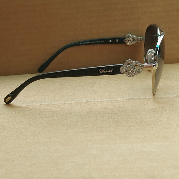 COPY - Chopard womens Sunglasses - Picture 2 of 8